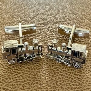 Vintage Sarah Coventry Gold Tone Locomotive Train Cufflinks